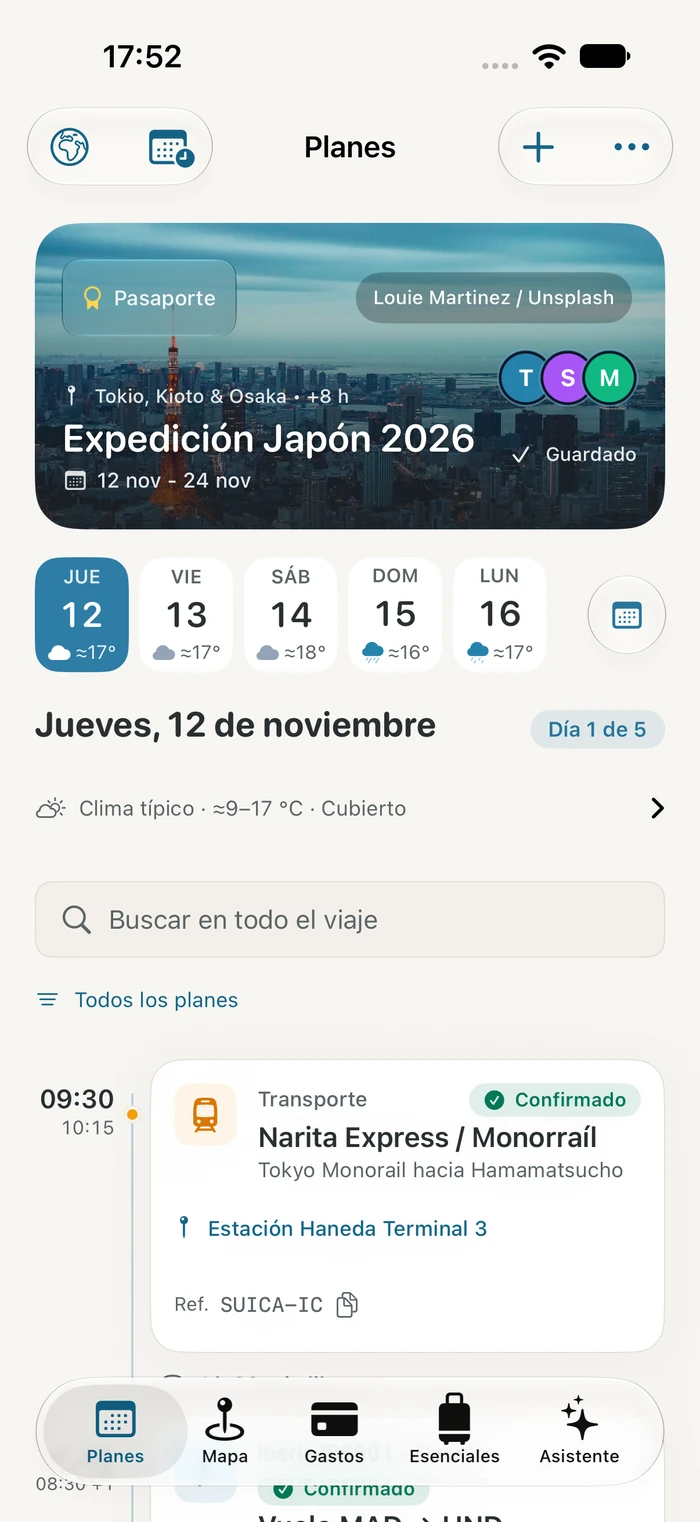 Captura real de Traivu en iPhone con el itinerario de un viaje de ejemplo a Japón